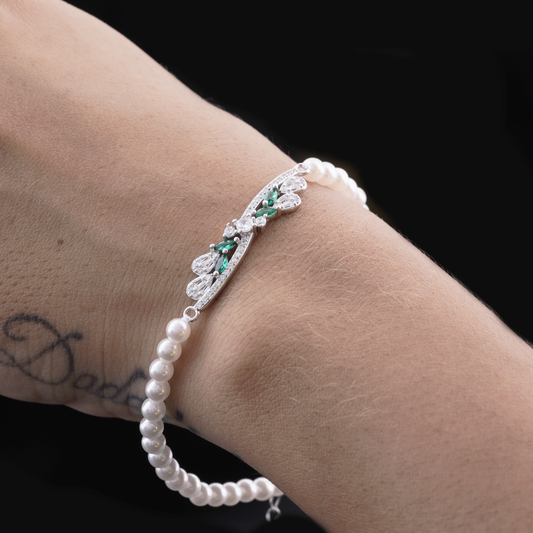 Emerald Bloom Pearl Bracelet Flaunt Glow