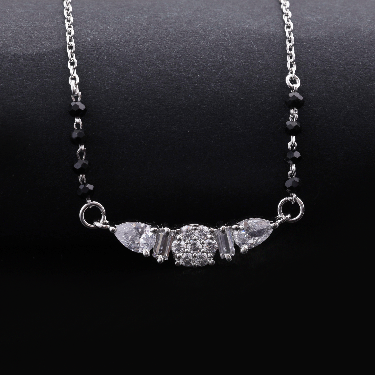 Royal Spark Cluster Mangalsutra Flaunt Glow