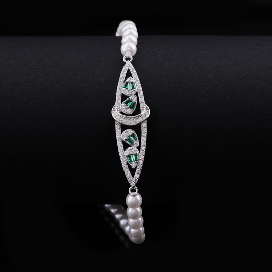 Emerald Grace Pearl Bracelet Flaunt Glow