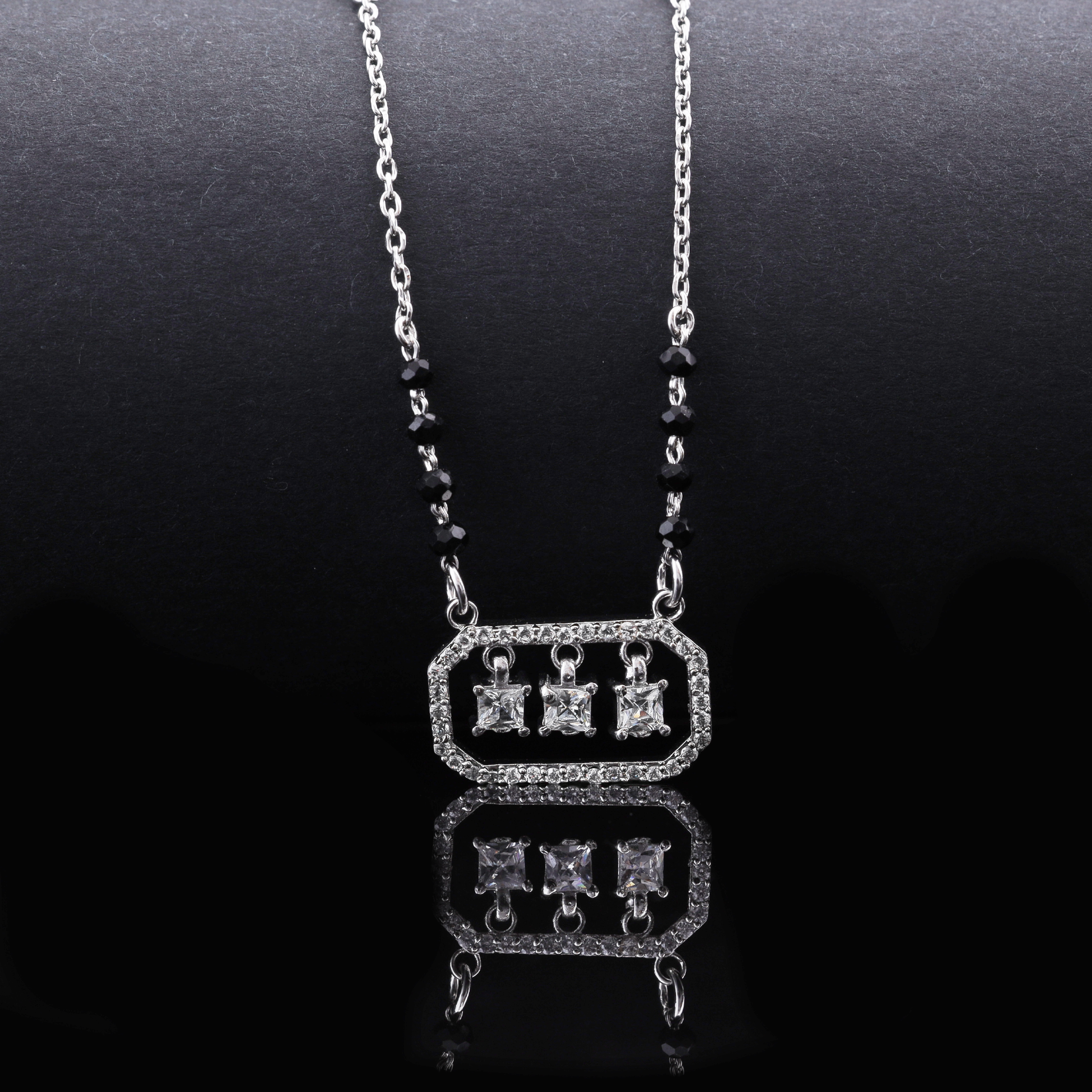 Trio Charm Frame Mangalsutra Flaunt Glow
