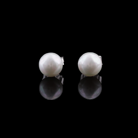 Classic Pearl Stud Earrings Flaunt Glow