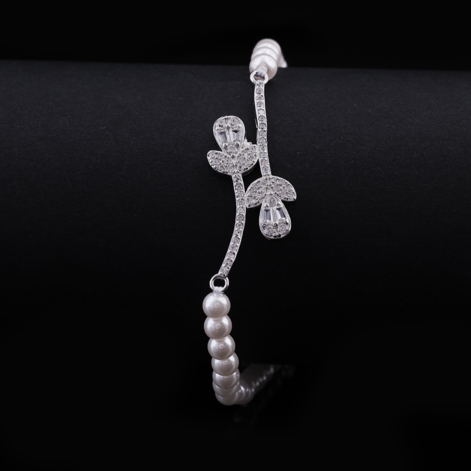Pearl Crystal Designer Bracelet Flaunt Glow