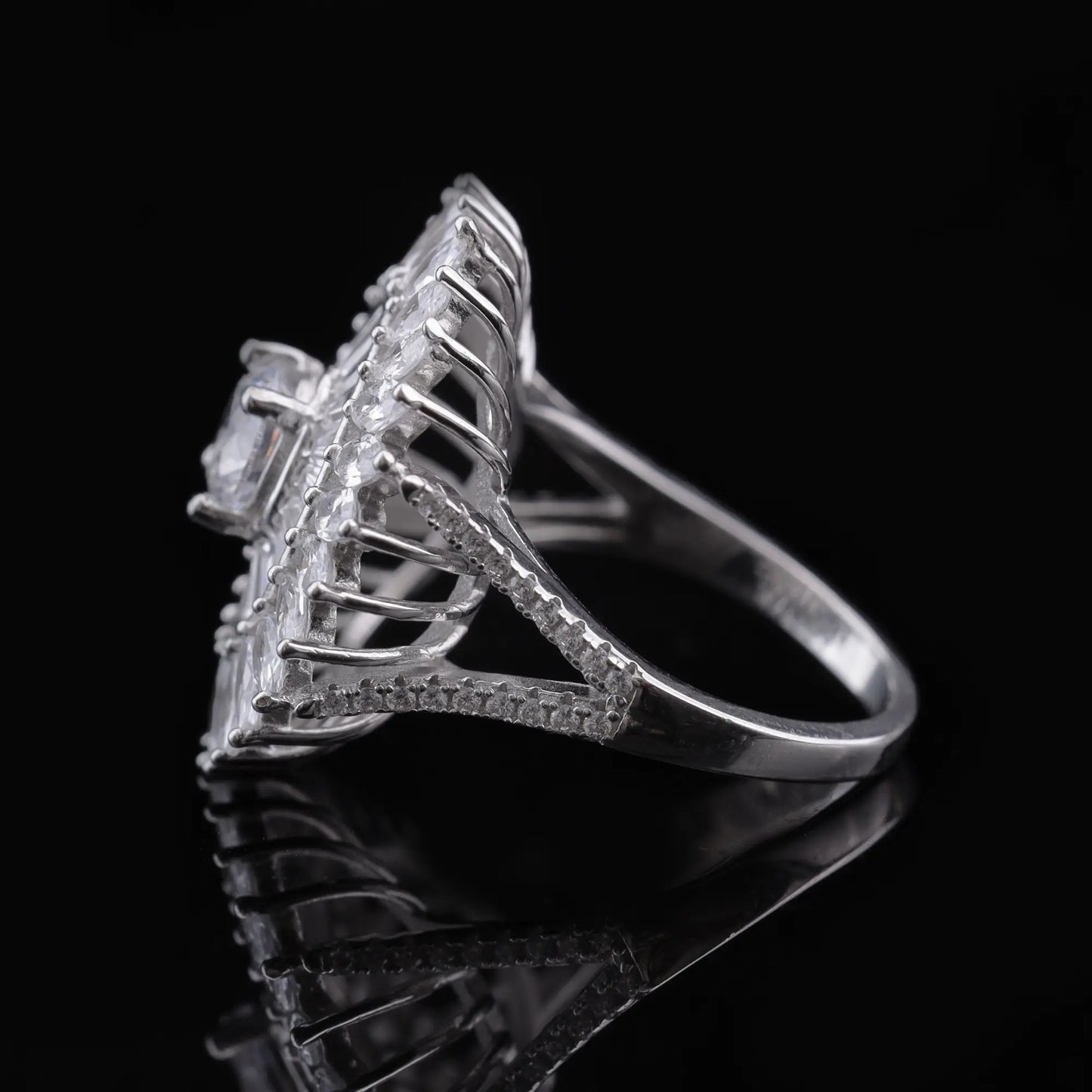 Luxury Diamond Halo Cocktail Ring Flaunt Glow