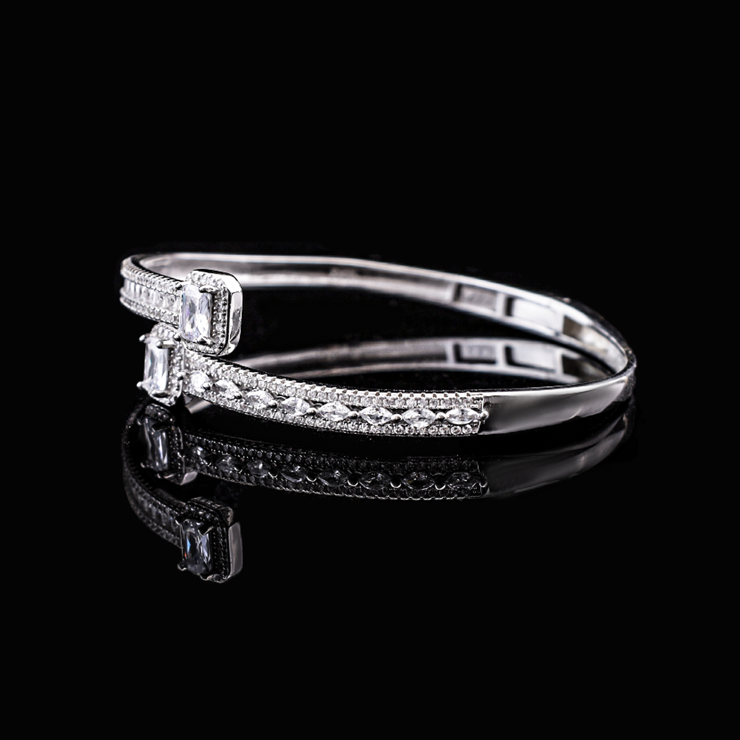 Twin Edge Crystal Bracelet & Ring Set Flaunt Glow