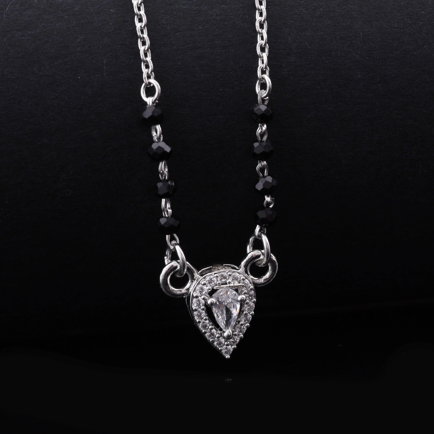 Teardrop Sparkle Mangalsutra Flaunt Glow