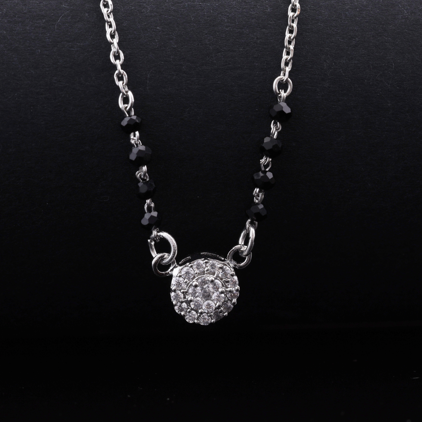 Classic Bloom Circle Mangalsutra Flaunt Glow